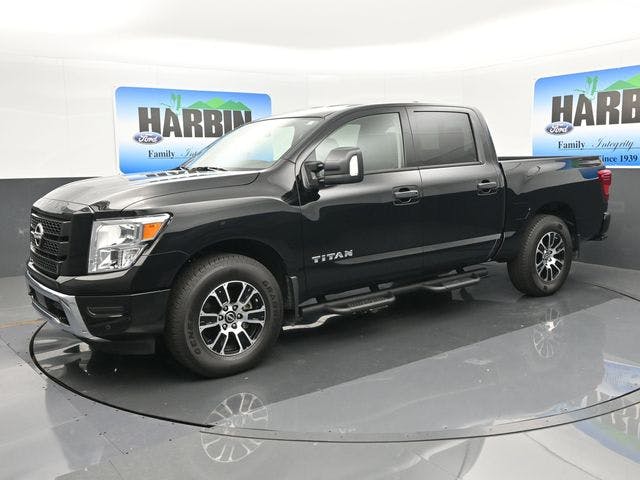 2024 Nissan Titan SV